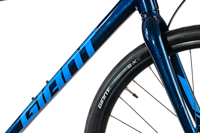 2020 Giant Escape 2 Disc Hybrid Bike in 