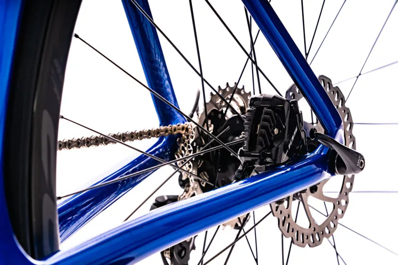 2020 Giant Propel Advanced 2 Disc Carbon Road Bike in Blue-4