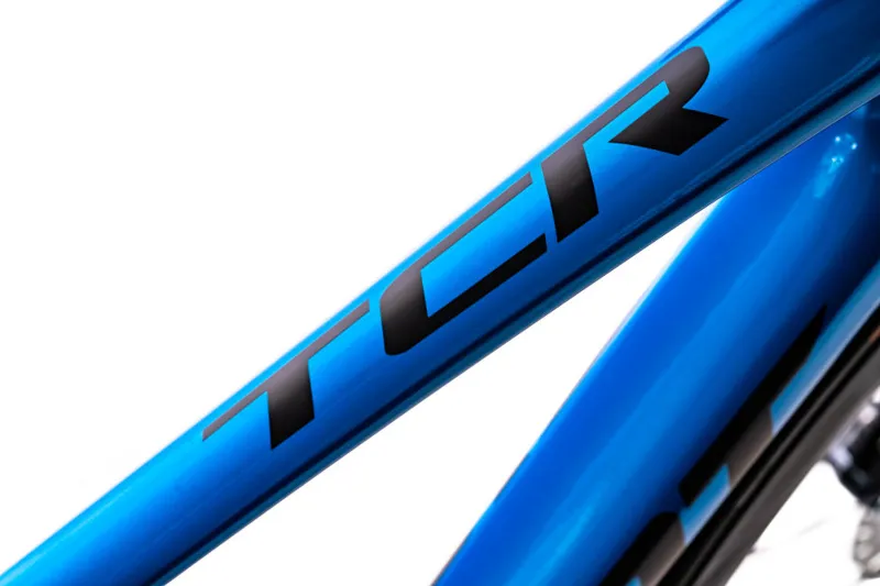 2020 Giant TCR Advanced Pro 2 Disc Carbon Road Bike in Blue