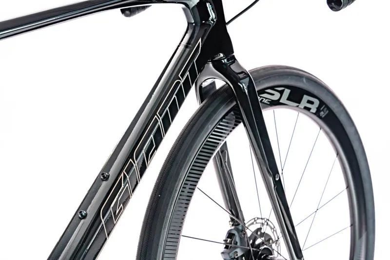 2020 Giant Revolt Advanced Pro Carbon Gravel Bike in Black-5