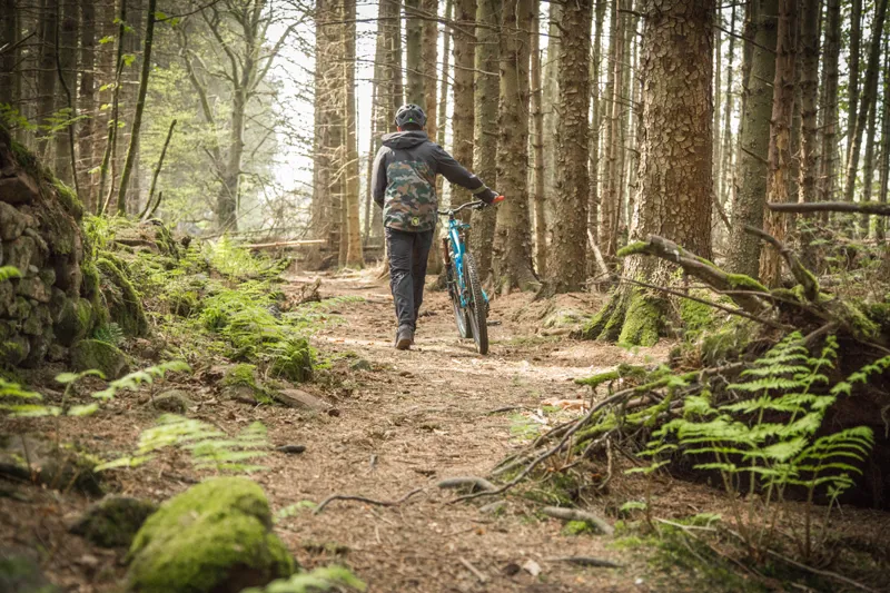 Endura SingleTrack Trousers in Black-1