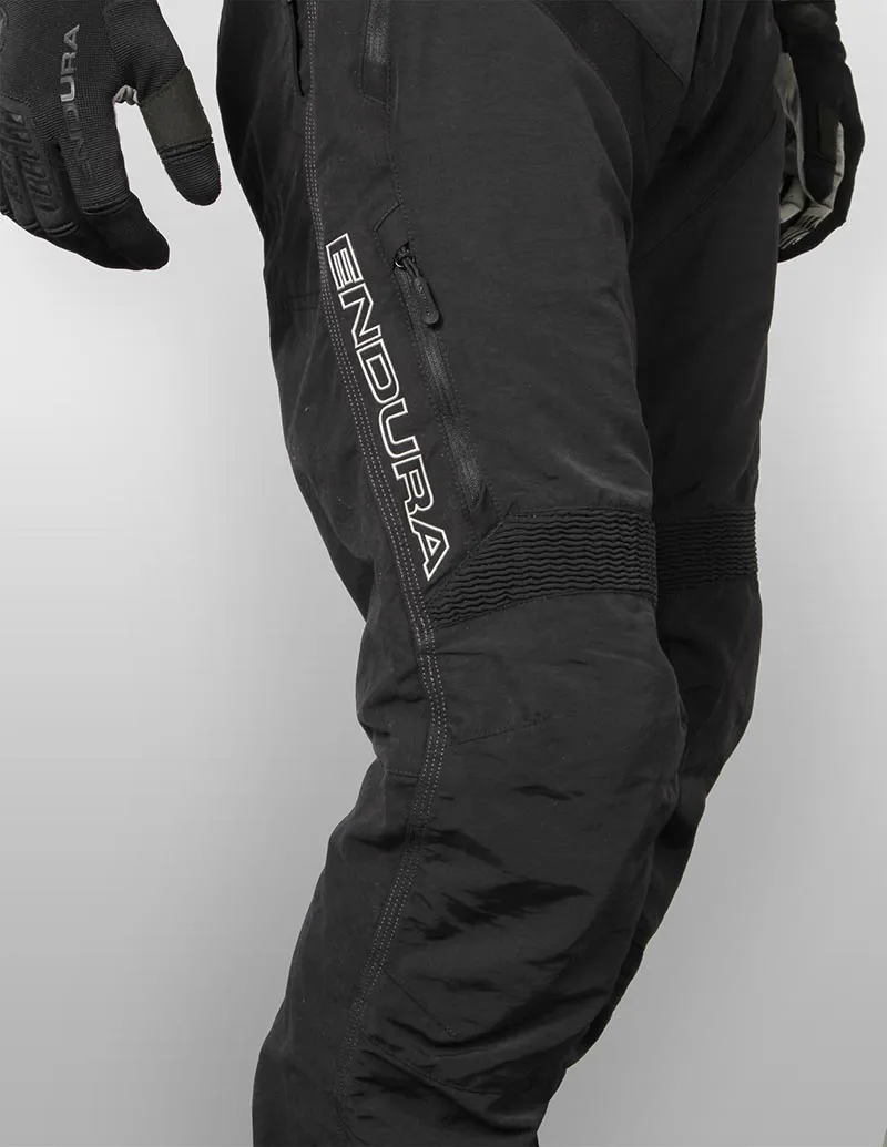 Endura SingleTrack Trousers in Black-5