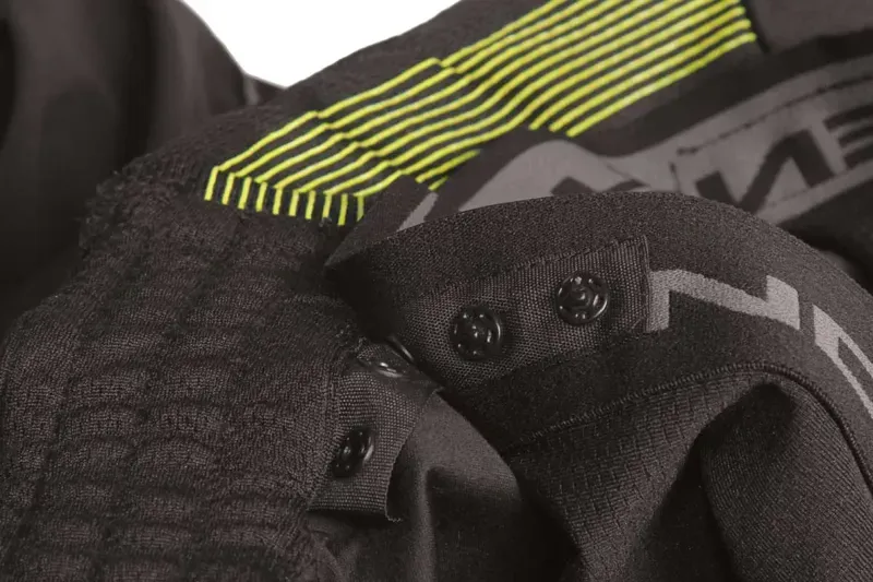 Endura MT500 Spray Trousers in Black-2