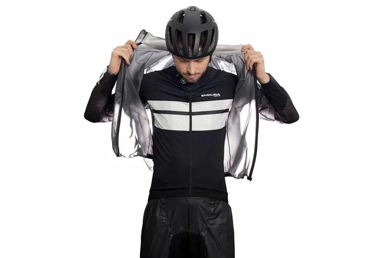 Endura FS260 Pro Adrenaline Race Cape in Black-7