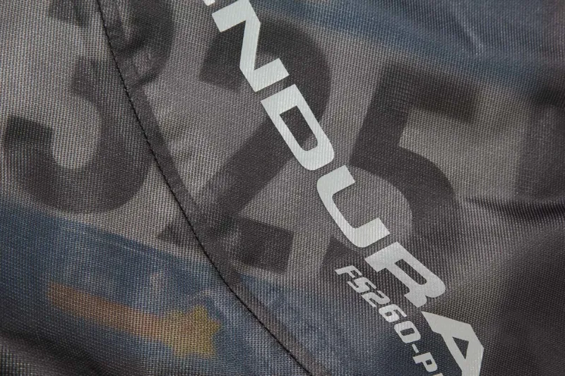 Endura FS260 Pro Adrenaline Race Cape in Black-6