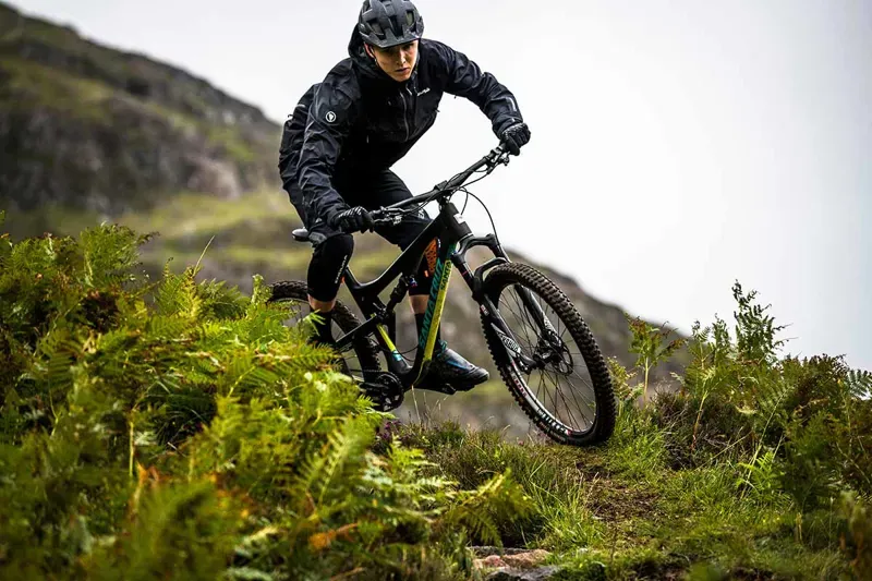 Endura MT500 Waterproof Jacket in Black-2