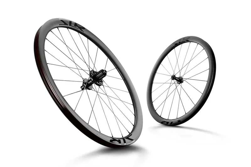 Giant SLR 1 40 Tubeless Disc Brake Front Wheel in Black-4