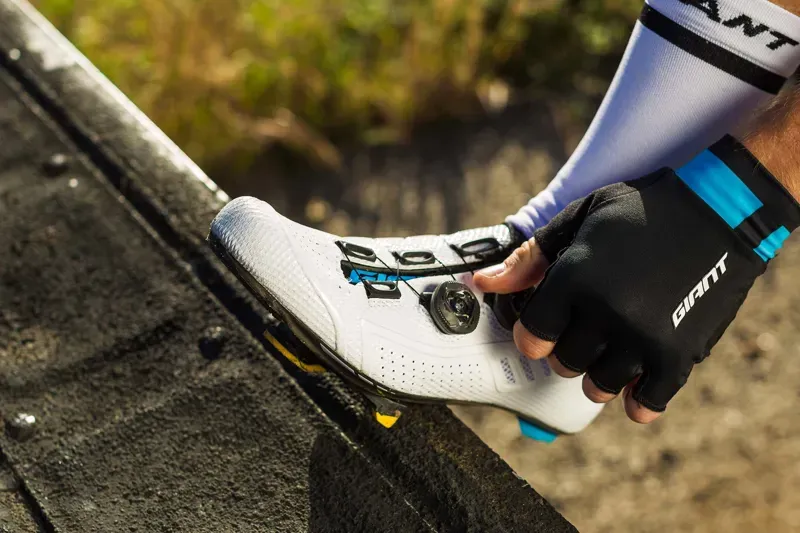 2018 Giant Conduit Road Shoes in Black-3