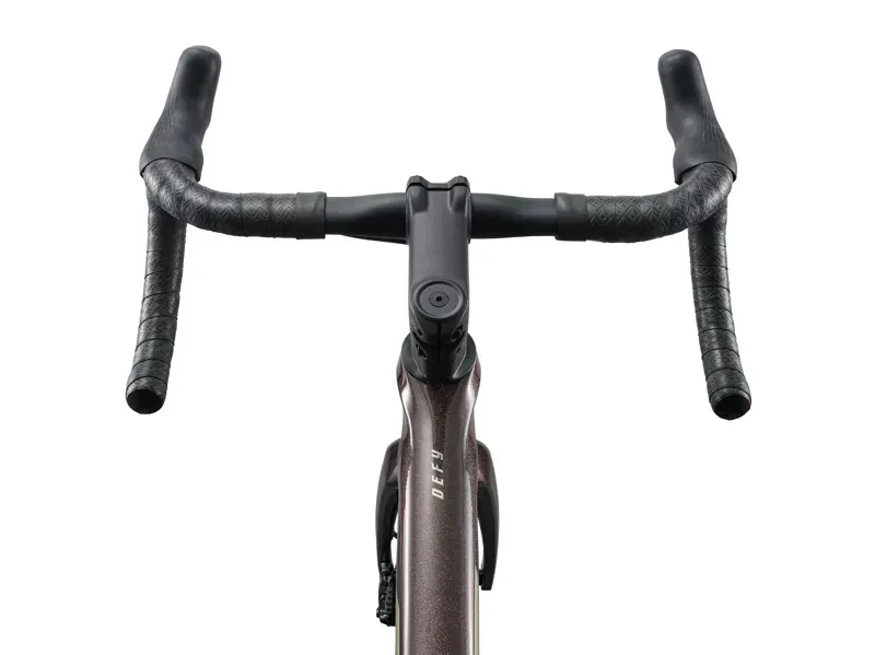 Giant Defy Advanced 1 Road Bike in Obsidian Pulse-5