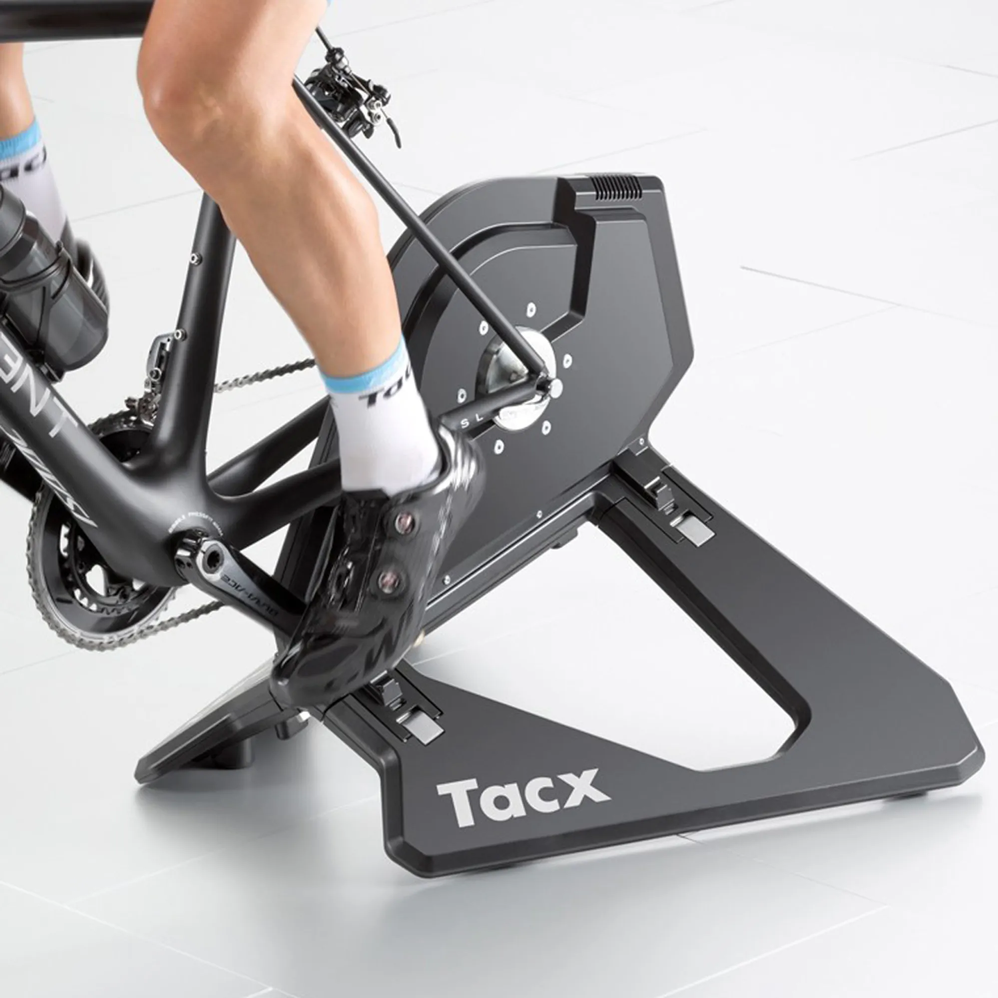 Indoor Cycling Tacx Neo 2t Smart Turbo Trainer 2018 Tacx Neo Smart